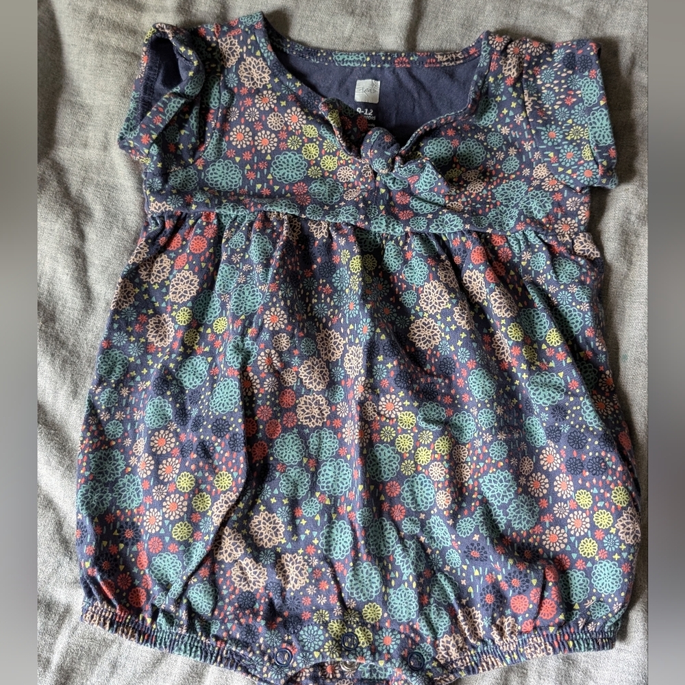 Tea onesie 9-12 months‎